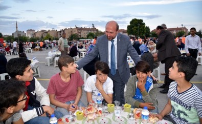 Pekyatırmacı, 'İftar Sofraları Birlik Ve Beraberliğimizi Geliştiriyor'