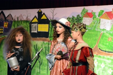 'Prenses Melisa Kral Zakkuma Karşı' Aliağa'da Sahne Aldı