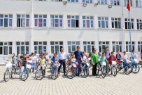 Başkan Taşkın Öğrencilere Bisiklet Dağıttı Haberi
