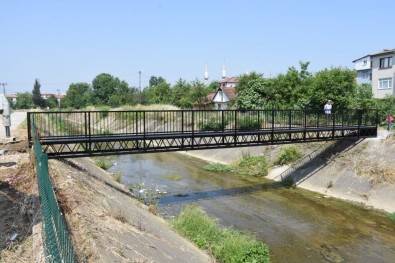 Bir Yaya Köprüsü De Hamidiye Mahallesine