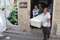 GENÇ KADIN - Genç kız apart dairede ölü bulundu!