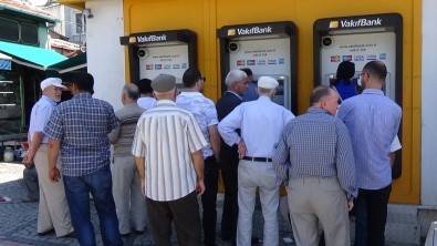 Emekliler Bayram İkramiyesinden Memnun