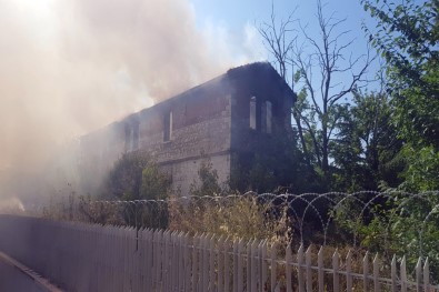 İstanbul'da Askeri Binada Yangın Paniği
