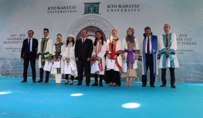 KTO Karatay Üniversitesi 2017-2018 Yılı Mezunlarını Verdi