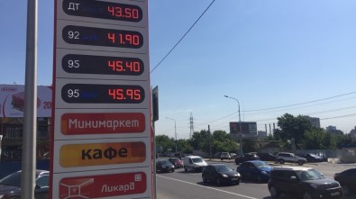 Rusya'da Artan Akaryakıt Fiyatlarına Önlem Alınacak