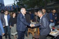 MURAT ZORLUOĞLU - Vali Murat Zorluoğlu, İftarını Muradiye'de Vatandaşla Açtı
