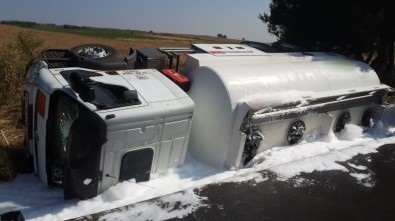 Yolcu Otobüsü İle Yakıt Tankeri Çarpıştı Açıklaması 10 Yaralı