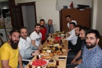 AK Parti'li Aday Sahuru Öğrencilerle Yaptı