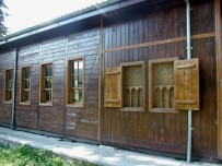 Akçakoca'nın Tarihi Camileri Göz Kamaştırıyor