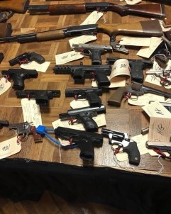 ABD Polisi Sokaklardan Silah Topluyor