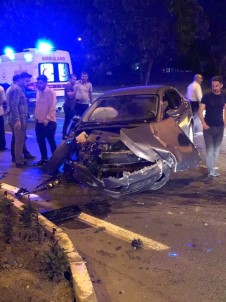 Bingöl'de Trafik Kazası Açıklaması 4 Yaralı