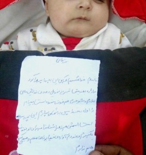 İran'da Anne Bebeğini Bir Mektupla Sokağa Bıraktı
