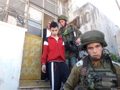 İsrail'den 12 yaşındaki çocuğa gözaltı