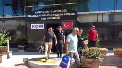 Antalya'da FETÖ Operasyonunda 8 Tutuklama