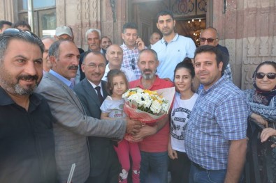 Başkan Köksoy, İstanbul'da Yaşayan Köylüleriyle Ardahan Tarihi Kongre Binası'nda Bir Araya Geldi
