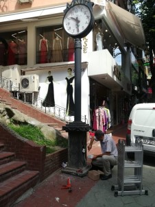 İzmit'te Meydan Saatleri Anında Onarılıyor