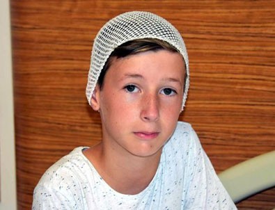 11 yaşındaki Emir, camı kırarak birçok yolcuyu kurtardı