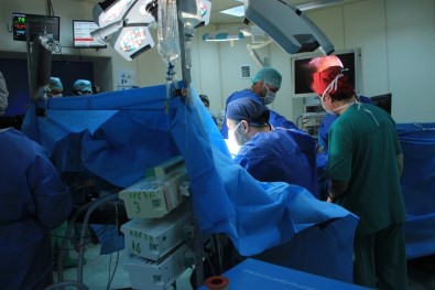 Doğu Anadolu'da İlk Açıklaması Endoskopik Damar Çıkarma Yöntemi Yapıldı