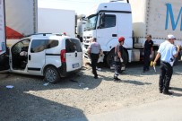 KAHRAMANMARAŞ SÜTÇÜ İMAM ÜNIVERSITESI - Hafif Ticari Araç Tıra Çarptı Açıklaması 2 Ölü, 2 Yaralı