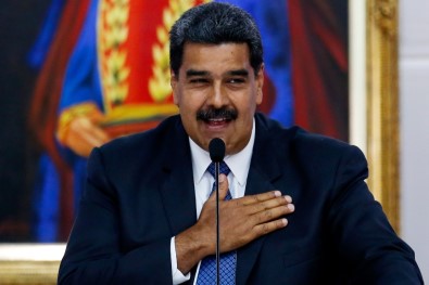 Maduro'dan 'Selvi Boylum Al Yazmalım'Lı Paylaşım