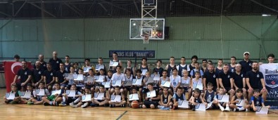 Sanko Okulları Sporcuları Sırbistan'daki Gelişim Kampından Döndü