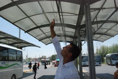 Şanlıurfa'da Otobüs Durakları Ve Kafeler Fıskiyelerle Serinletiliyor