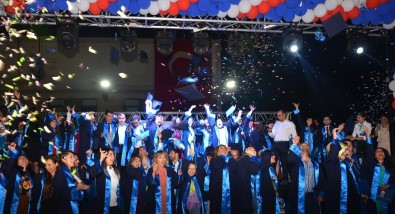 Adana BTÜ'de Mezuniyet Sevinci