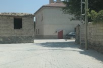 KARACAÖREN - Develi Karacaören Mahallesinde Parke Çalışmaları Sürüyor