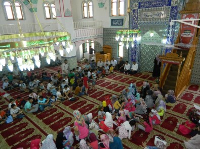 Kur'an Kursu Öğrencileri 15 Temmuz Şehitlerini Unutmadı