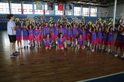 Odunpazarı Belediyesi Voleybol Yaz Okuluna Büyük İlgi