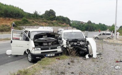 Sakarya'da Trafik Kazası Açıklaması 6 Yaralı