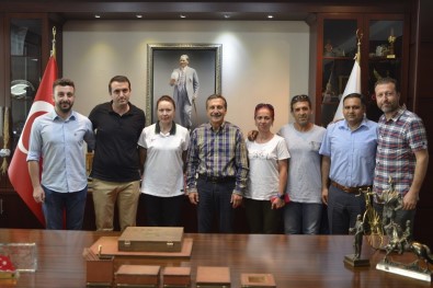 Tenis Kulübü Yöneticileri Başkan Ataç'ı Ziyaret Etti
