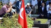 CAMBAZ - 15 Temmuz Şehidi Mustafa Cambaz, Kabri Başında Anıldı