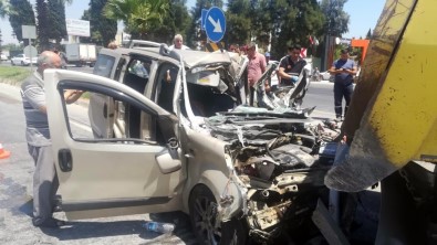 İzmir'de Feci Kaza Açıklaması 1 Kişi Öldü, Hamile Kadın Ağır Yaralı