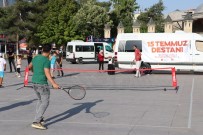 MUSTAFA KARADENİZ - Karaman'da 15 Temmuz Anısına Sokak Tenisi Şenliği Yapıldı