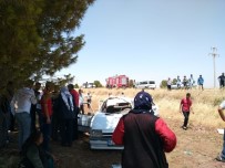 VİRANŞEHİR - Otomobil Şarampole Devrildi Açıklaması 4 Yaralı