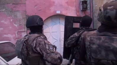 Şanlıurfa'da Terör Örgütünün Propagandasını Yapan 8 Kişi Gözaltına Alındı