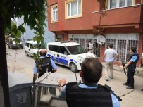REHİN - Silahla Annesini Rehin Alıp, Polislere Ateş Açtı