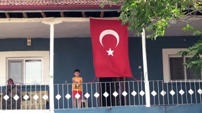 Hem Gururu Hem Hüznü Bir Arada Yaşıyorlar