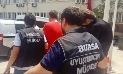 İstanbul'dan Getirip Bursa'da Satacaklardı, Narkotik Polisine Yakalandılar