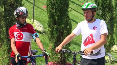 Makedon Bisikletçiler, 15 Temmuz Şehitler Makamı'nı Ziyaret Etti