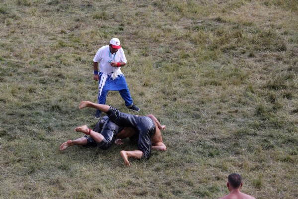 Er meydanı karıştı