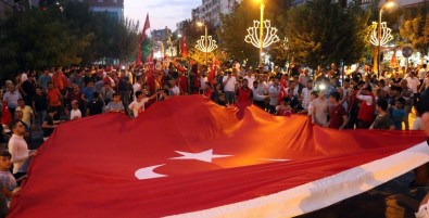 15 Temmuz Demokrasi Yürüyüşüne Siirt'ten Binlerce Kişi Katıldı