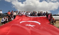 Ankara'da 60 Metrekarelik Dev Türk Bayrağı Haberi
