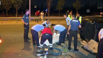 Ankara'da Otomobil Refüje Çarptı Açıklaması 1 Ölü