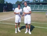 WIMBLEDON - Milli sporcu Wimbledon'da şampiyon oldu!