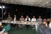 HAKKARI ÜNIVERSITESI - Hakkari'de Şehit Aileleri Ve Gaziler Onuruna Yemek Verildi