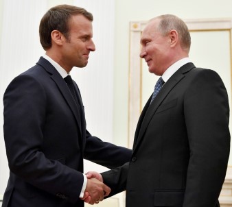 Macron' Putin'i Dünya Kupasına Ev Sahipliği Yaptıkları İçin Tebrik Etti