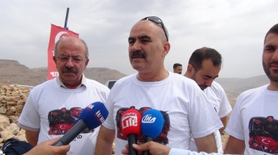 Mardin'de 15 Temmuz Şehitlerini Paraşütle Atlayarak Andılar