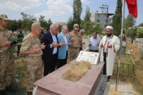 KAYHAN TÜRKMENOĞLU - Van'da Şehit Mezarları Ziyaret Edildi